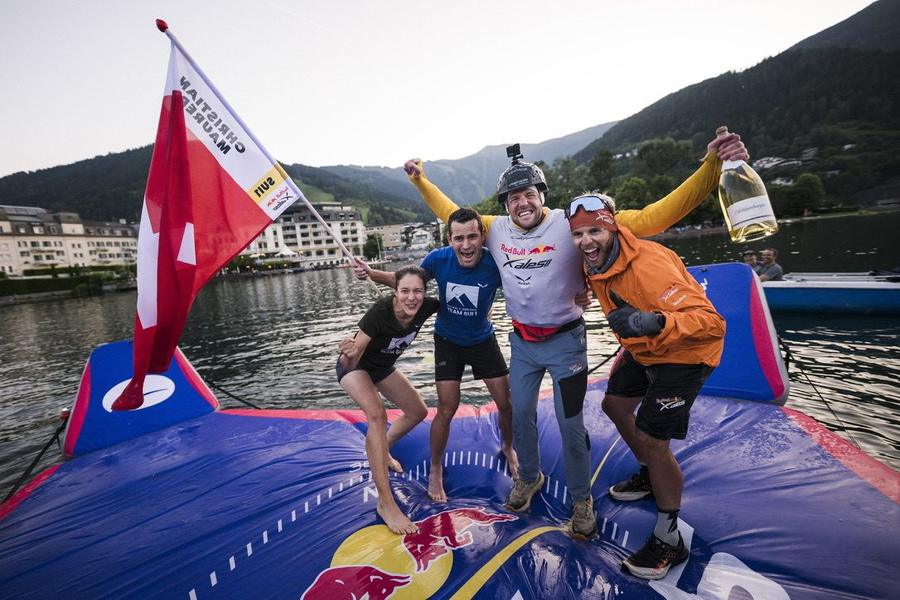 Team SUI 1 im Ziel des Red Bull X-Alps 2025 in Zell am See